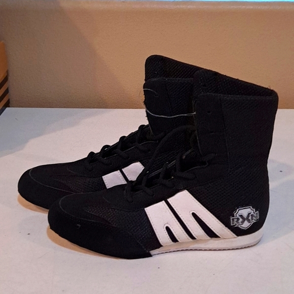 RXN kids boxing shoes, size 5 - Picture 2 of 6